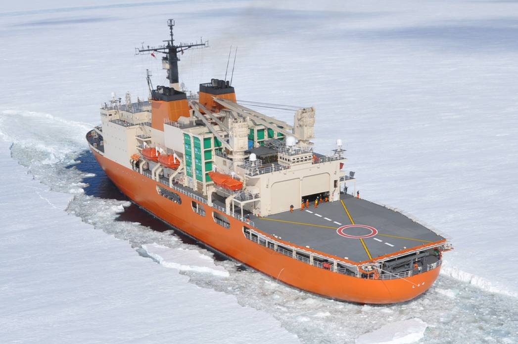 7.5M RHIB揚収装置（クレーンタイプ）